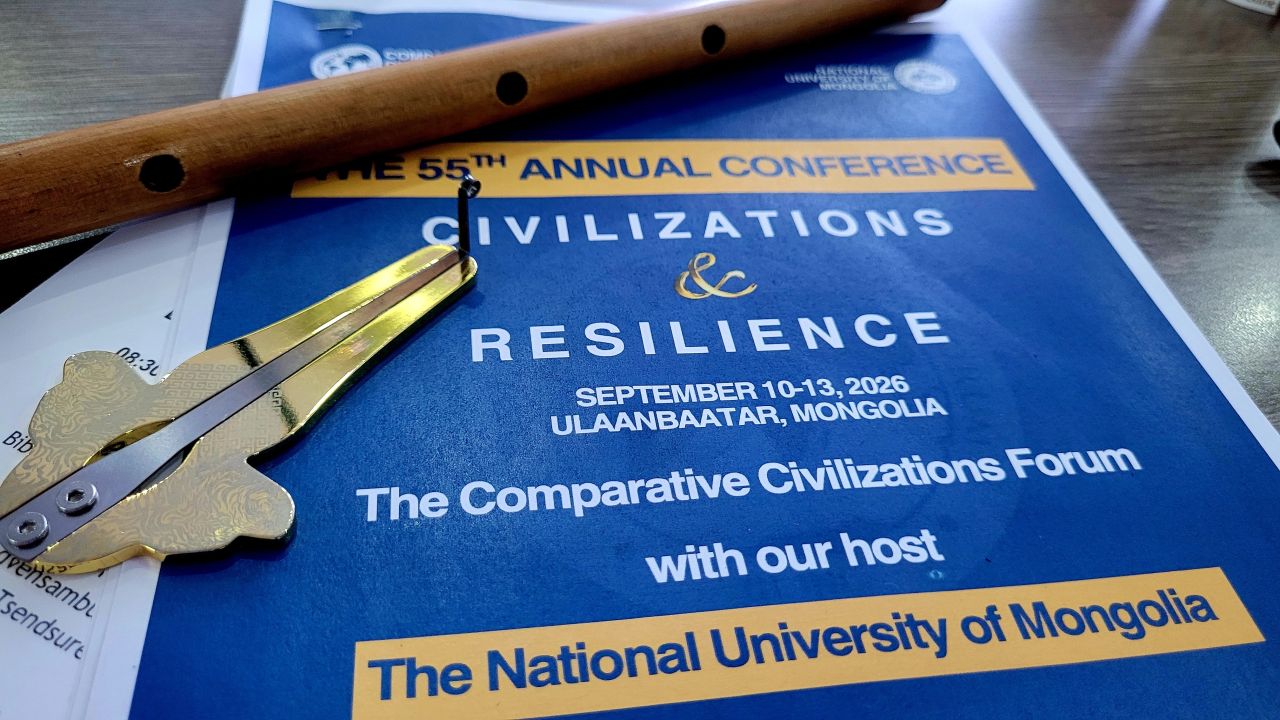 Dwóch członków zespołu badawczego na 55. konferencji Comparative Civilizations Forum Dwóch członków zespołu badawczego na 55. konferencji Comparative Civilizations Forum